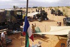 Macron en Afrique : ravalement de façade